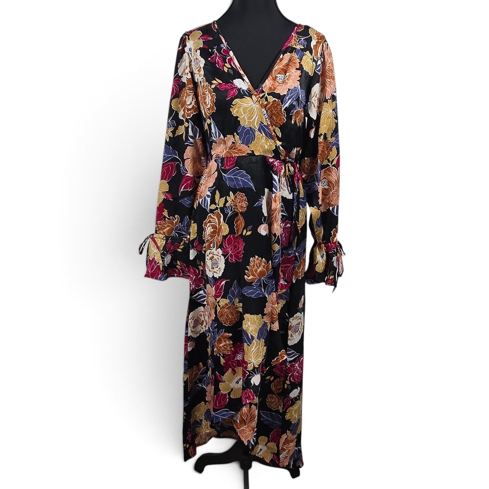 Band of the Free Dress Women Medium Wrap Black Berry Floral Maxi Tie Cuff NEW